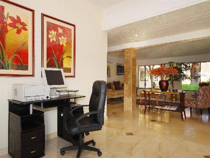 Quality Inn & Suites Bakersfield Ngoại thất bức ảnh