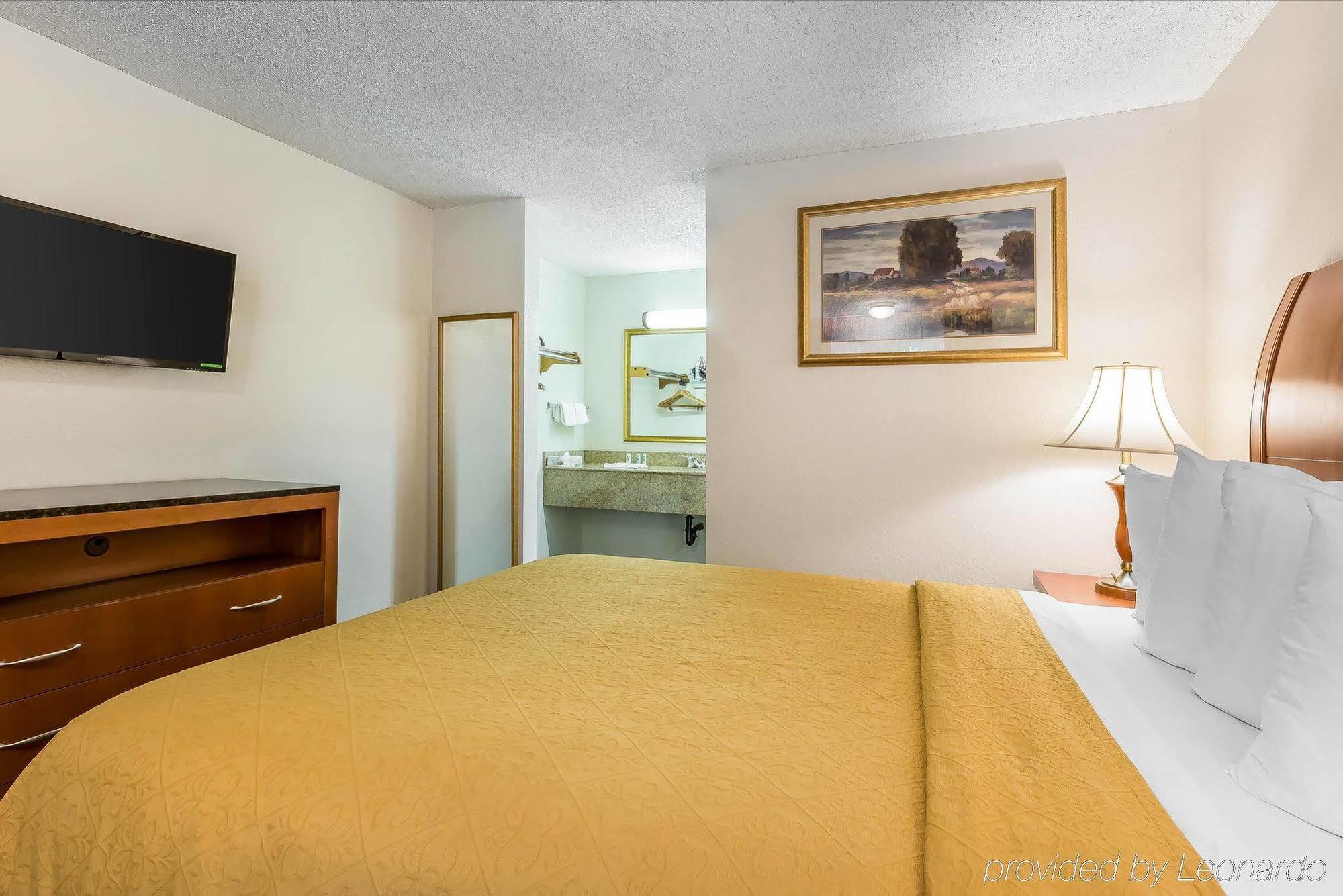 Quality Inn & Suites Bakersfield Ngoại thất bức ảnh