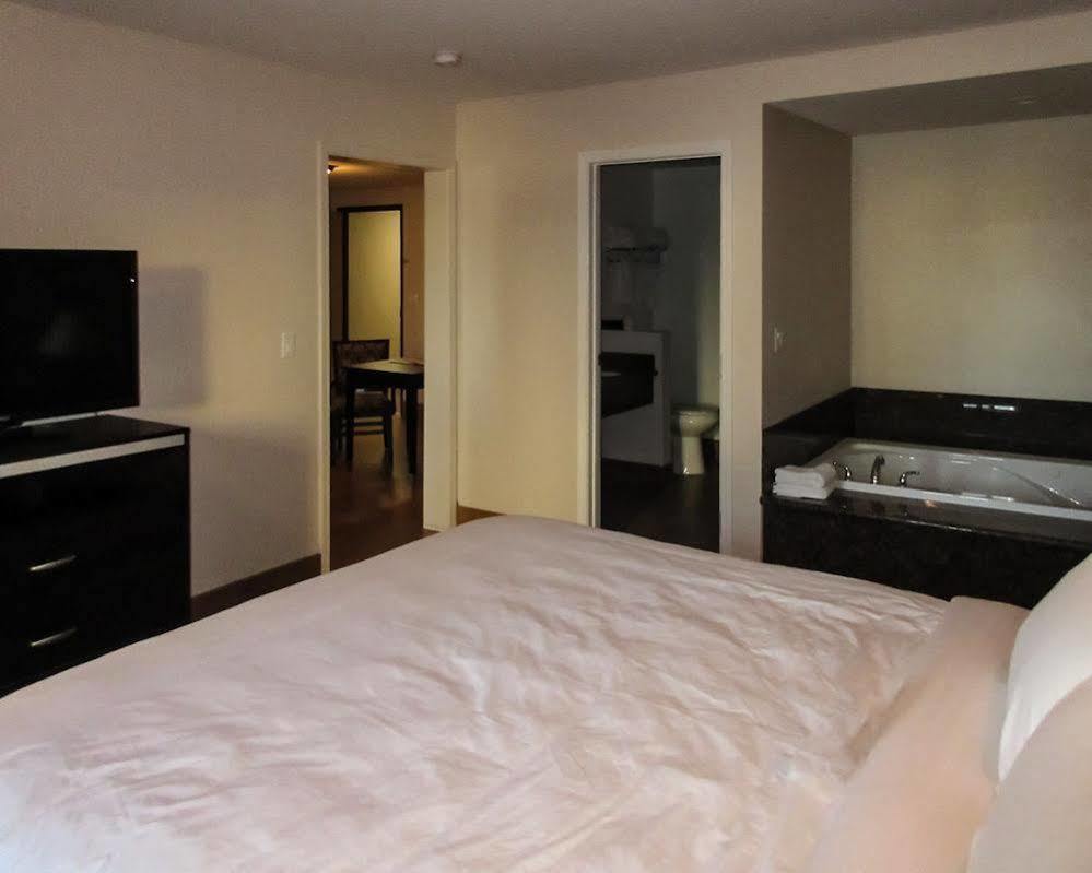 Quality Inn & Suites Bakersfield Ngoại thất bức ảnh