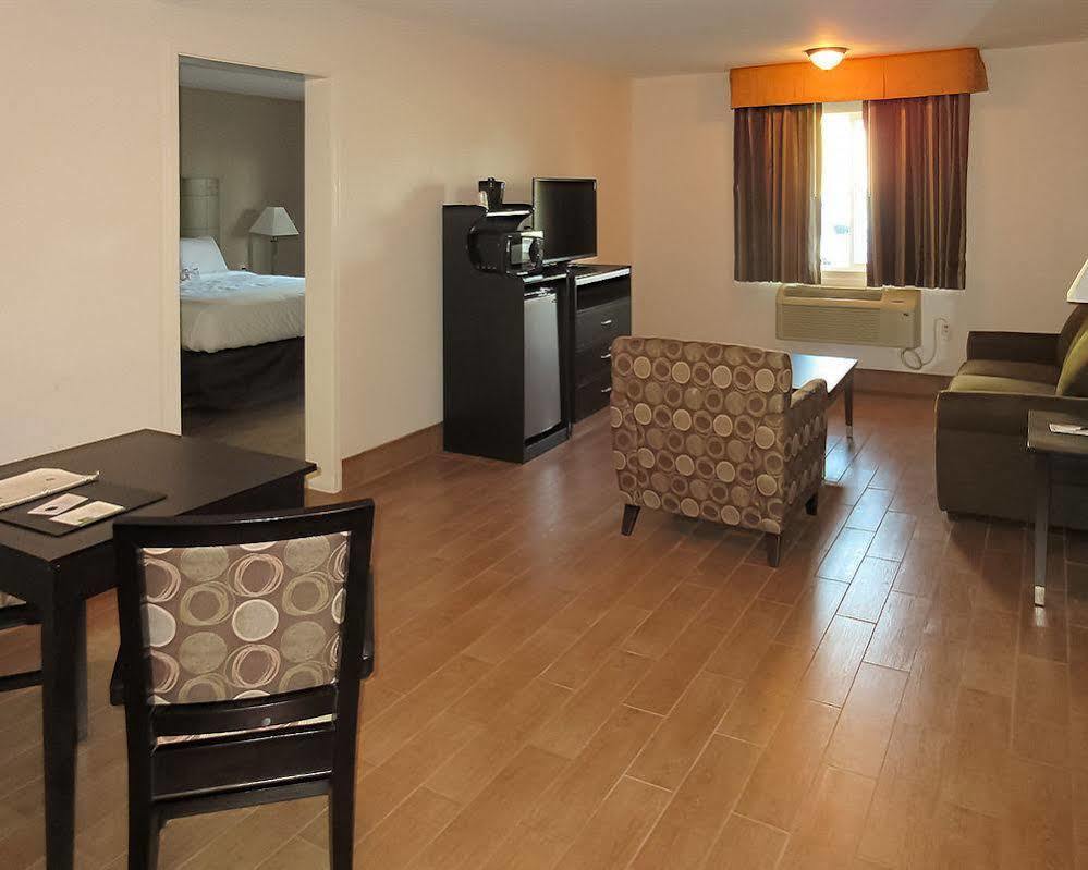 Quality Inn & Suites Bakersfield Ngoại thất bức ảnh