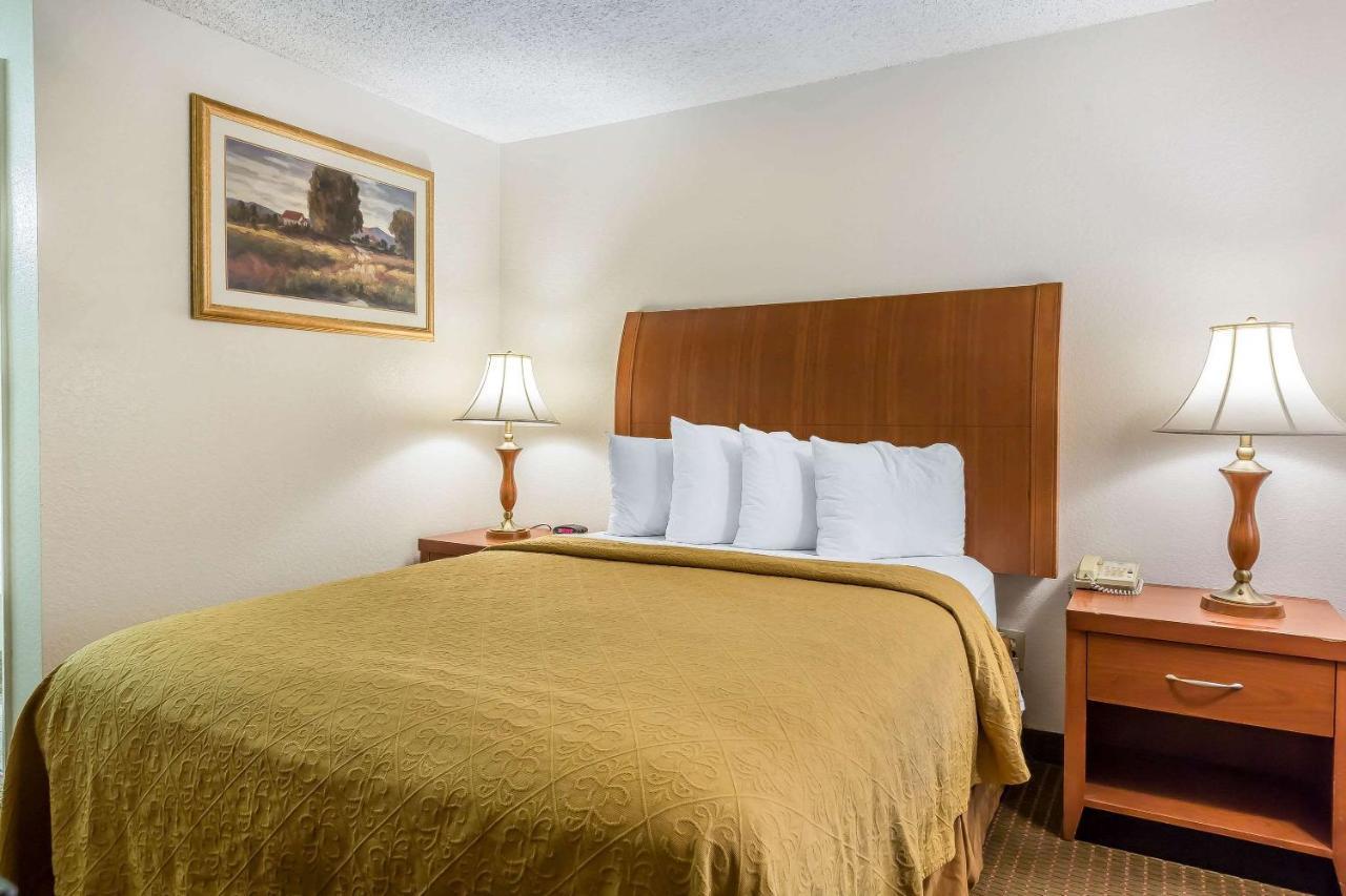 Quality Inn & Suites Bakersfield Ngoại thất bức ảnh