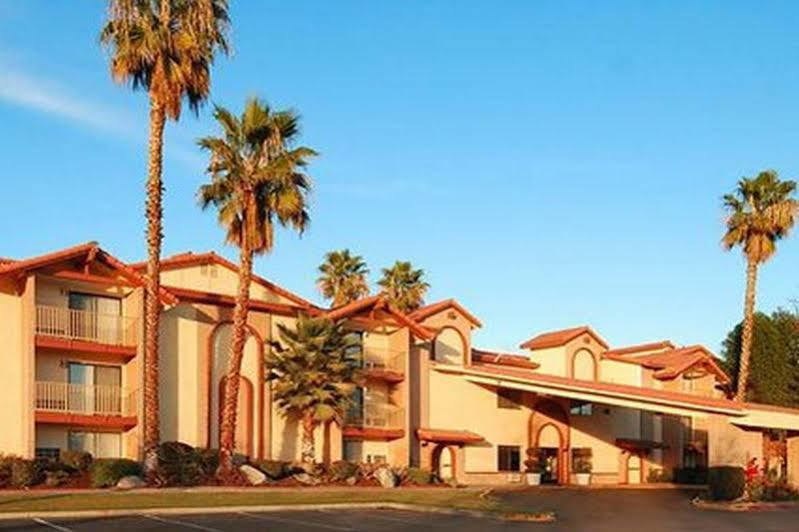 Quality Inn & Suites Bakersfield Ngoại thất bức ảnh