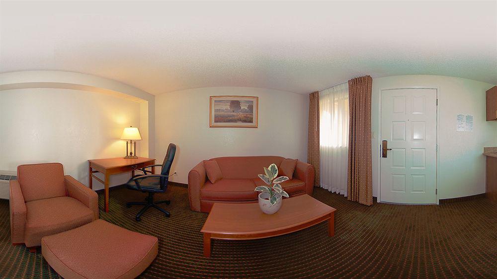 Quality Inn & Suites Bakersfield Ngoại thất bức ảnh