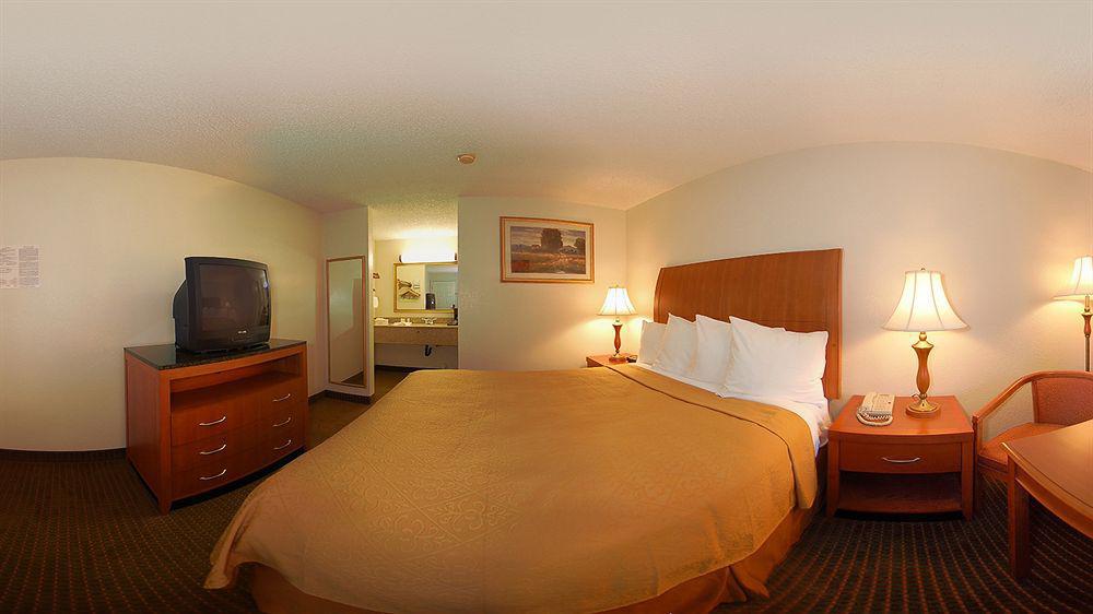 Quality Inn & Suites Bakersfield Ngoại thất bức ảnh